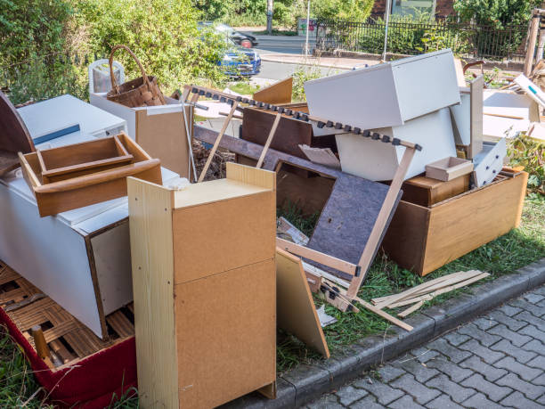 Best Yard Waste Removal  in Cavalier, ND